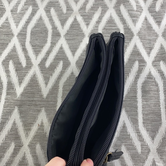 Black Dual Compartment Crossbody Wristlet - Picture 4 of 4